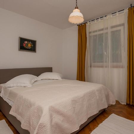 Nice Apartment In Tucepi With Wifi Eksteriør billede
